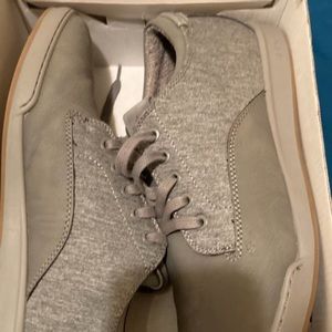 Aldo classic shoe size 8men color grey
